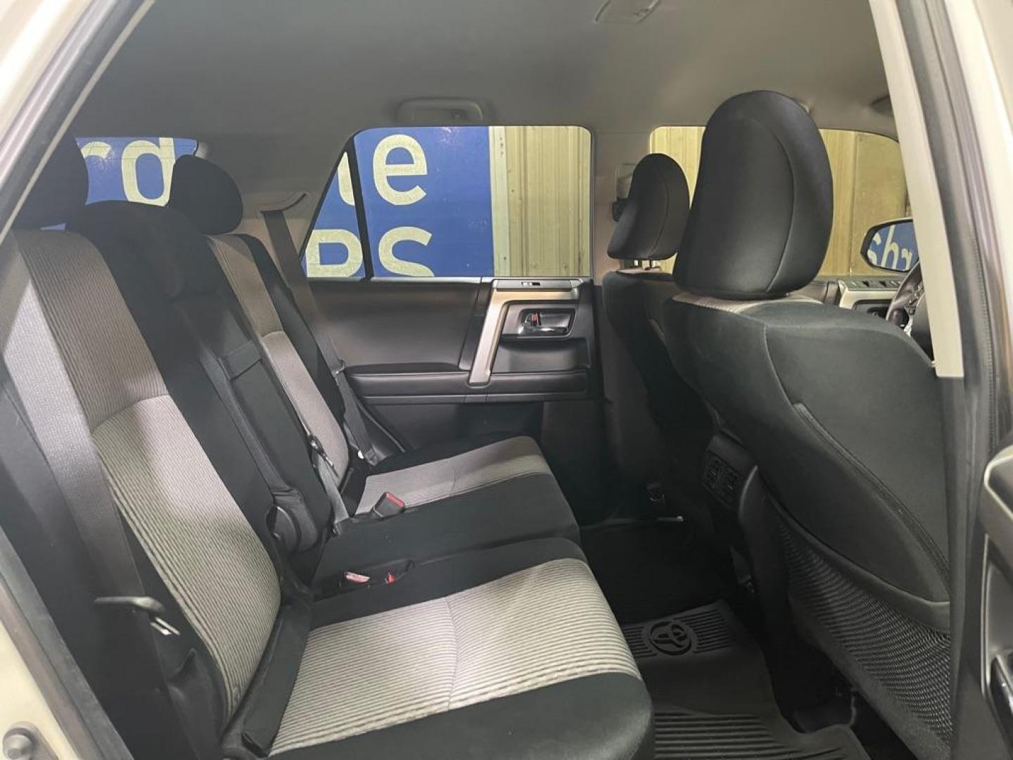 2022 WHITE TOYOTA 4RUNNER SR5/SR5 PREMIUM (JTEMU5JR6N6) with an 4.0L engine, Automatic transmission, located at 2525 S. Cushman, Fairbanks, AK, 99701, (907) 452-5707, 64.824036, -147.712311 - Photo#4