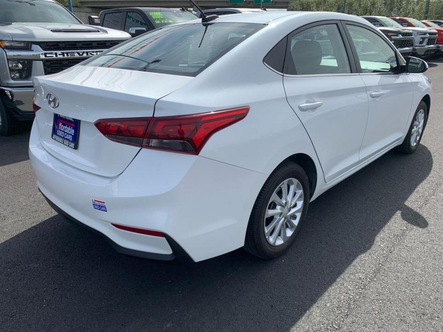 2020 WHITE HYUNDAI ACCENT SE (3KPC24A64LE) with an 1.6L engine, 6-Speed Manual transmission, located at 2525 S. Cushman, Fairbanks, AK, 99701, (907) 452-5707, 64.824036, -147.712311 - Photo#3