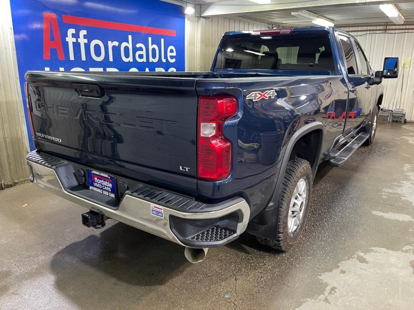 2022 BLUE CHEVROLET SILVERADO 2500 HEAVY DUTY LT (1GC4YNEY6NF) with an 6.6L engine, Automatic transmission, located at 2525 S. Cushman, Fairbanks, AK, 99701, (907) 452-5707, 64.824036, -147.712311 - Photo#2