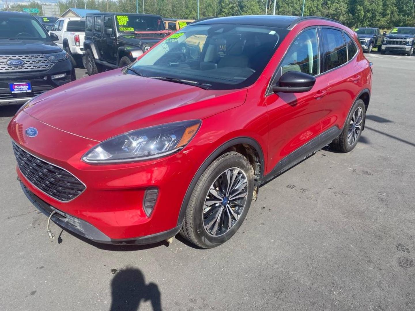 2022 RED FORD ESCAPE SE (1FMCU9G64NU) with an 1.5L engine, Automatic transmission, located at 2525 S. Cushman, Fairbanks, AK, 99701, (907) 452-5707, 64.824036, -147.712311 - Photo#0