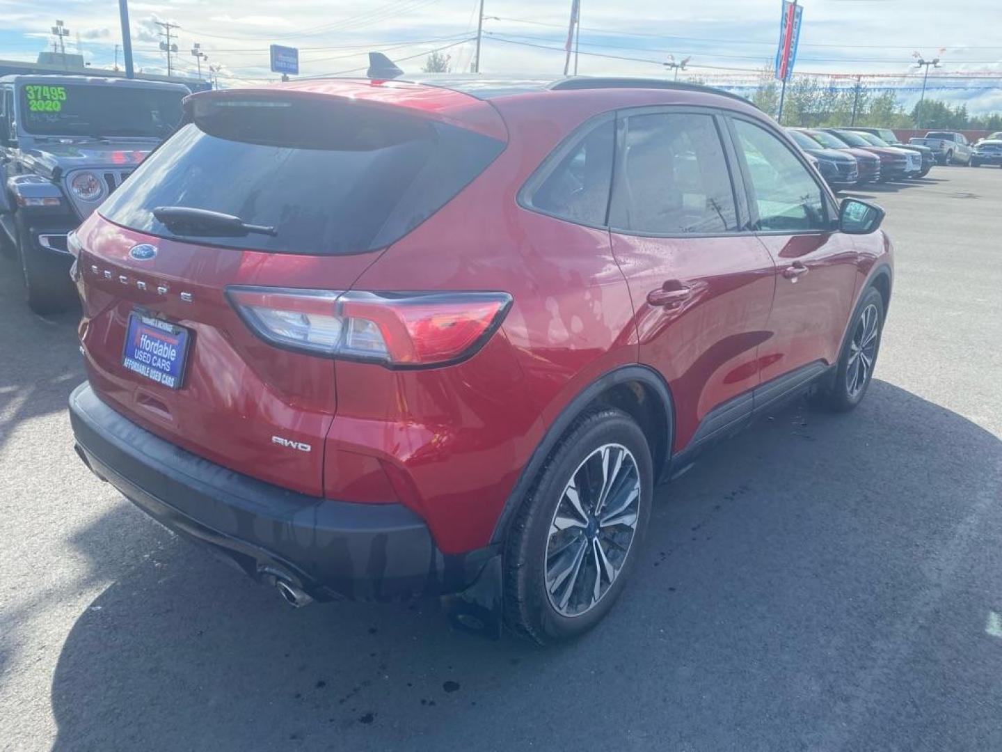 2022 RED FORD ESCAPE SE (1FMCU9G64NU) with an 1.5L engine, Automatic transmission, located at 2525 S. Cushman, Fairbanks, AK, 99701, (907) 452-5707, 64.824036, -147.712311 - Photo#2