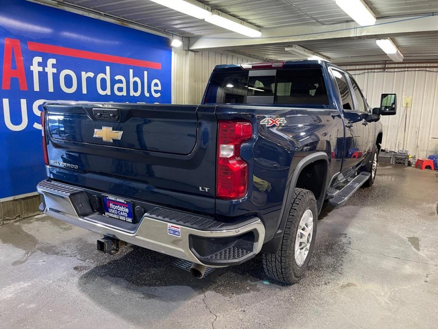 2022 BLUE CHEVROLET SILVERADO 2500 HEAVY DUTY LT (2GC4YNE72N1) with an 6.6L engine, Automatic transmission, located at 2525 S. Cushman, Fairbanks, AK, 99701, (907) 452-5707, 64.824036, -147.712311 - Photo#2