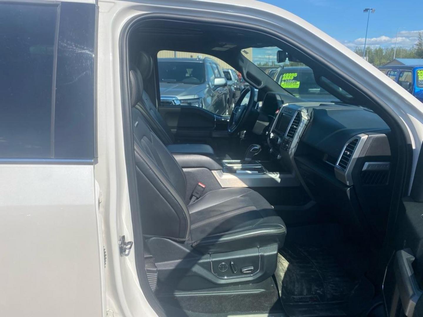 2016 WHITE FORD F150 Platinum SUPERCREW (1FTFW1EG7GF) with an 3.5L engine, Automatic transmission, located at 2525 S. Cushman, Fairbanks, AK, 99701, (907) 452-5707, 64.824036, -147.712311 - Photo#4