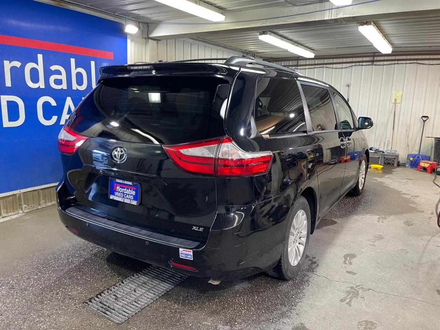 2016 BLACK TOYOTA SIENNA XLE (5TDYK3DC1GS) with an 3.5L engine, Automatic transmission, located at 2525 S. Cushman, Fairbanks, AK, 99701, (907) 452-5707, 64.824036, -147.712311 - Photo#2