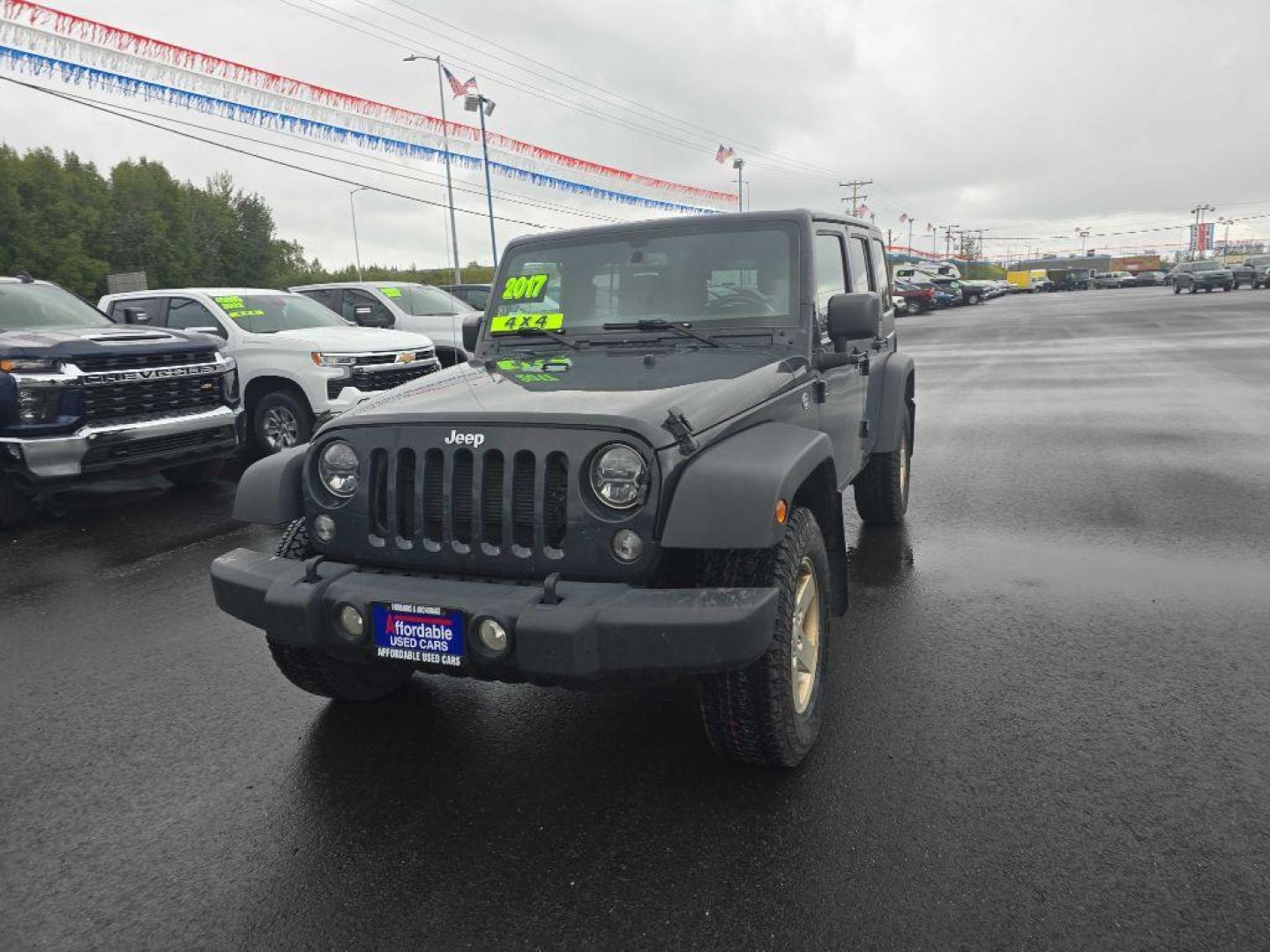 2017 GRAY JEEP WRANGLER UNLIMI SPORT (1C4BJWDG1HL) with an 3.6L engine, Automatic transmission, located at 2525 S. Cushman, Fairbanks, AK, 99701, (907) 452-5707, 64.824036, -147.712311 - Photo#3