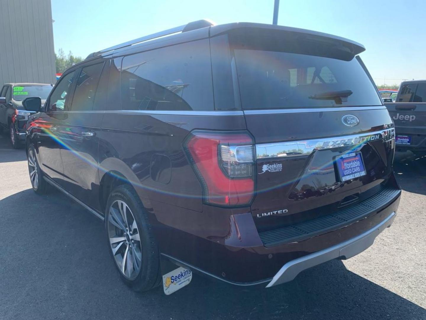 2021 MAROON FORD EXPEDITION MAX LIMITED (1FMJK2AT6ME) with an 3.5L engine, Automatic transmission, located at 2525 S. Cushman, Fairbanks, AK, 99701, (907) 452-5707, 64.824036, -147.712311 - Photo#2