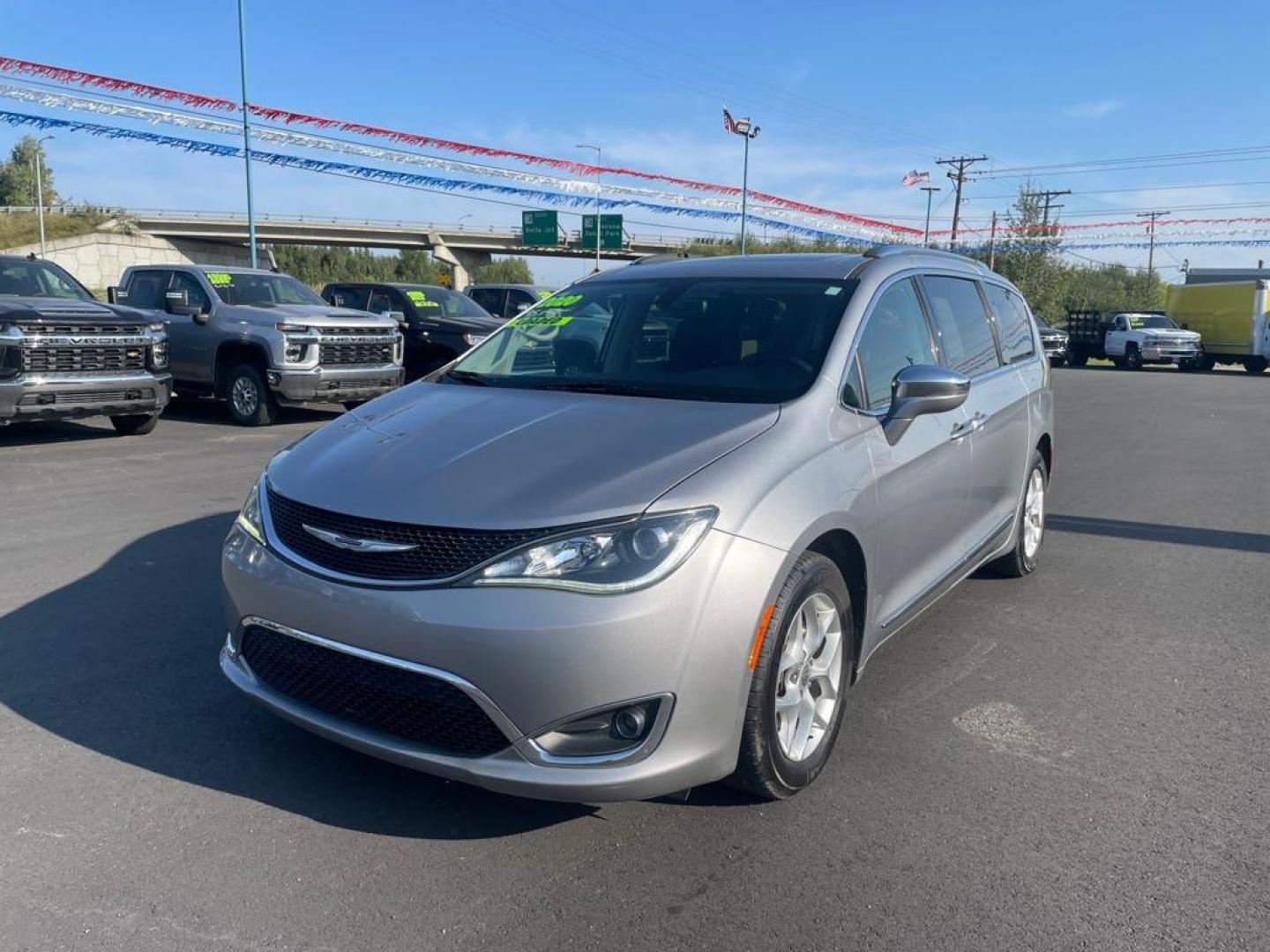 2020 SILVER CHRYSLER PACIFICA LIMITED (2C4RC1GG9LR) with an 3.6L engine, Automatic transmission, located at 2525 S. Cushman, Fairbanks, AK, 99701, (907) 452-5707, 64.824036, -147.712311 - Photo#1