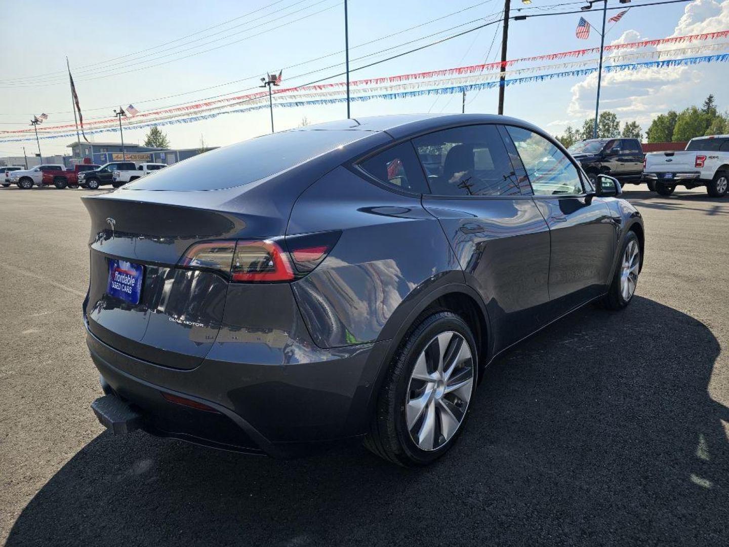 2021 GRAY TESLA MODEL Y (5YJYGDEE6MF) , Continuously Variable transmission, located at 2525 S. Cushman, Fairbanks, AK, 99701, (907) 452-5707, 64.824036, -147.712311 - Photo#3