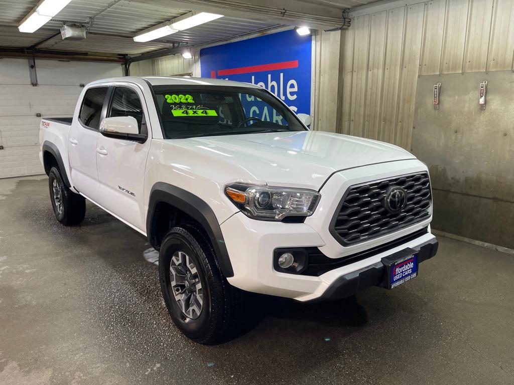 photo of 2022 TOYOTA TACOMA 4DR