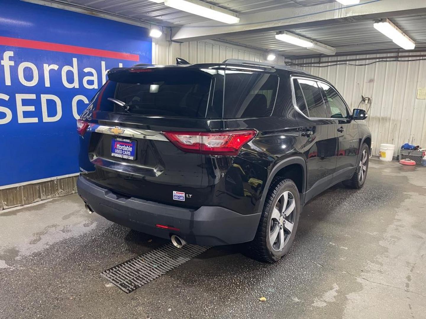 2020 BLACK CHEVROLET TRAVERSE LT (1GNERHKWXLJ) with an 3.6L engine, Automatic transmission, located at 2525 S. Cushman, Fairbanks, AK, 99701, (907) 452-5707, 64.824036, -147.712311 - Photo#2