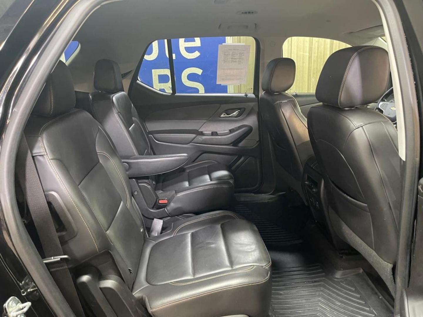 2020 BLACK CHEVROLET TRAVERSE LT (1GNERHKWXLJ) with an 3.6L engine, Automatic transmission, located at 2525 S. Cushman, Fairbanks, AK, 99701, (907) 452-5707, 64.824036, -147.712311 - Photo#4