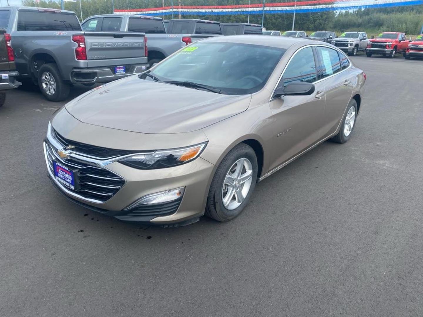 2022 GOLD CHEVROLET MALIBU LS (1G1ZB5ST9NF) with an 1.5L engine, Continuously Variable transmission, located at 2525 S. Cushman, Fairbanks, AK, 99701, (907) 452-5707, 64.824036, -147.712311 - Photo#0