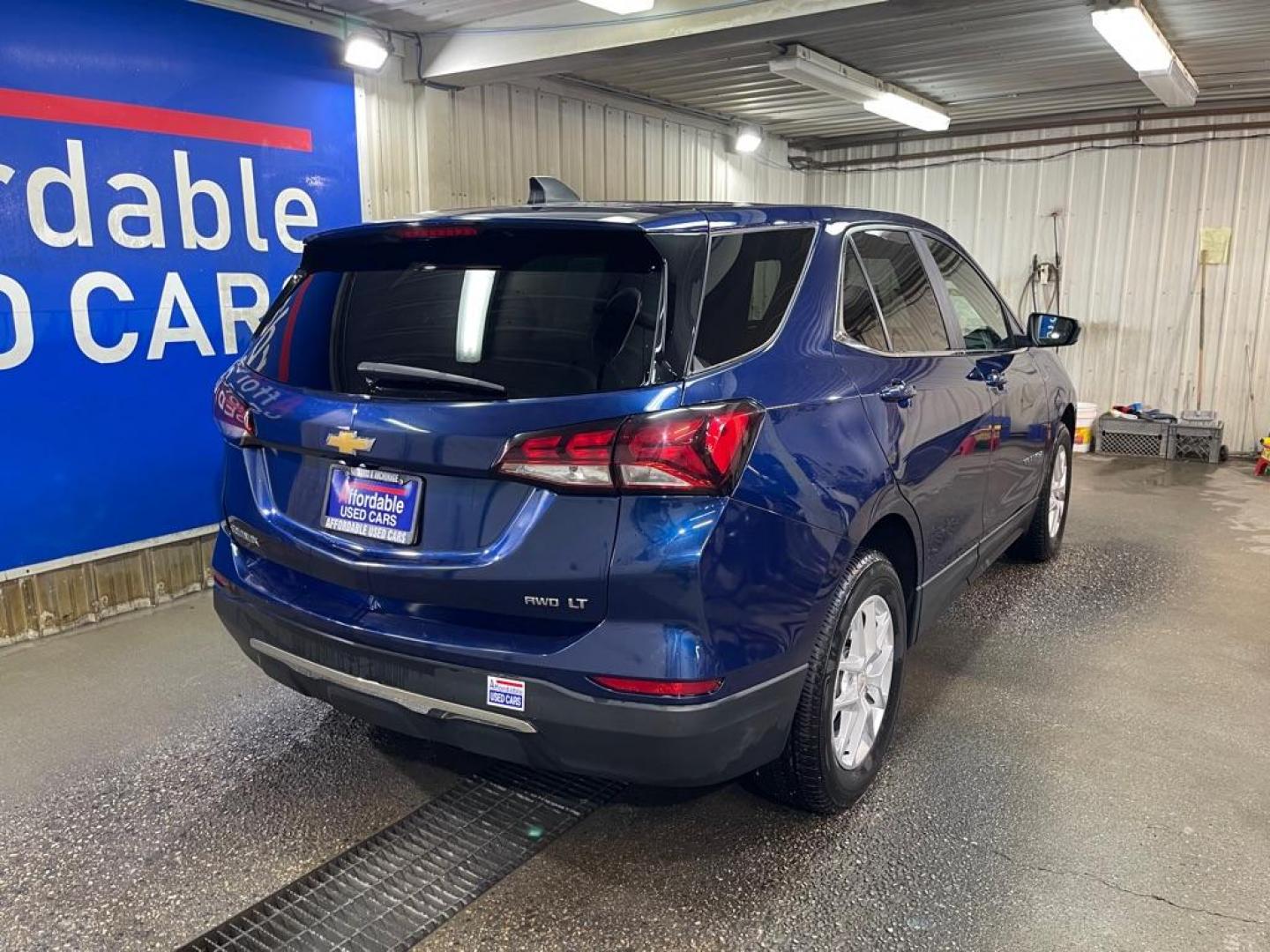 2022 BLUE CHEVROLET EQUINOX LT (3GNAXUEVXNL) with an 1.5L engine, Automatic transmission, located at 2525 S. Cushman, Fairbanks, AK, 99701, (907) 452-5707, 64.824036, -147.712311 - Photo#2