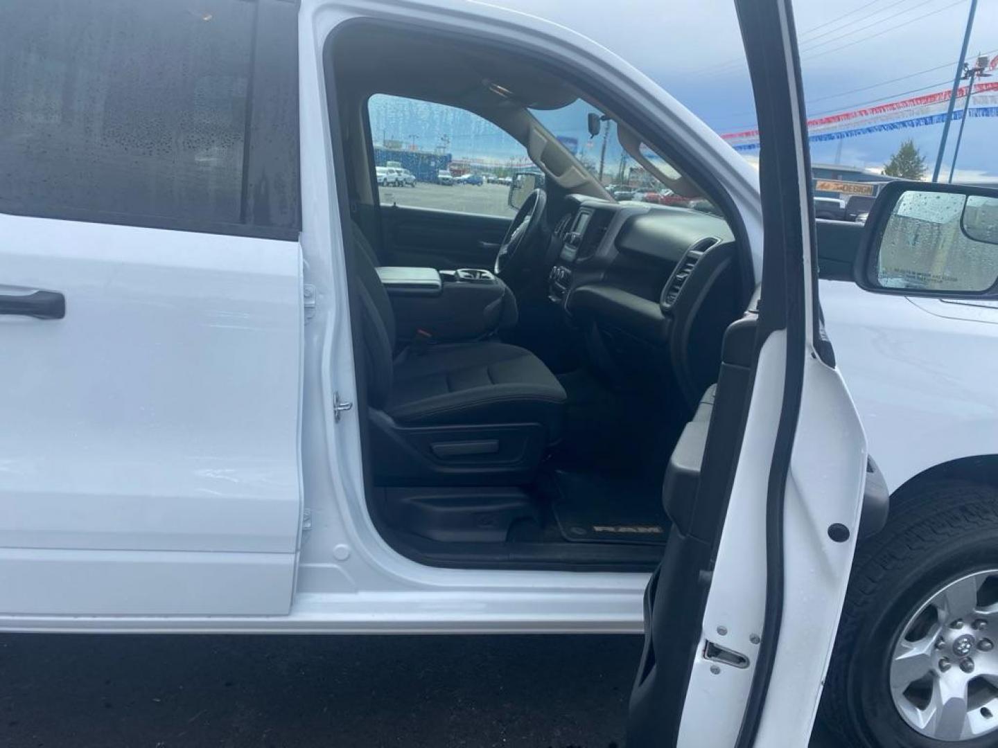 2020 WHITE RAM 1500 TRADESMAN (1C6RRFCG9LN) with an 3.6L engine, Automatic transmission, located at 2525 S. Cushman, Fairbanks, AK, 99701, (907) 452-5707, 64.824036, -147.712311 - Photo#4