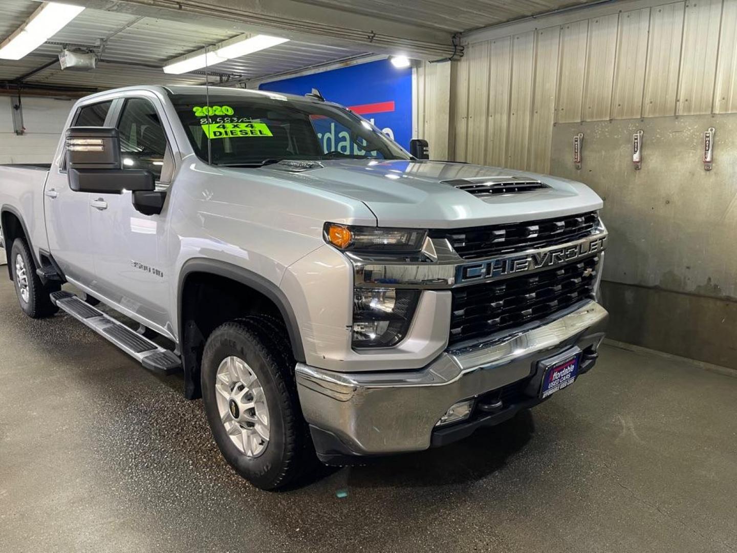 2019 BLUE CHEVROLET SILVERADO 1500 LT (3GCUYDED1KG) with an 5.3L engine, Automatic transmission, located at 2525 S. Cushman, Fairbanks, AK, 99701, (907) 452-5707, 64.824036, -147.712311 - Photo#5