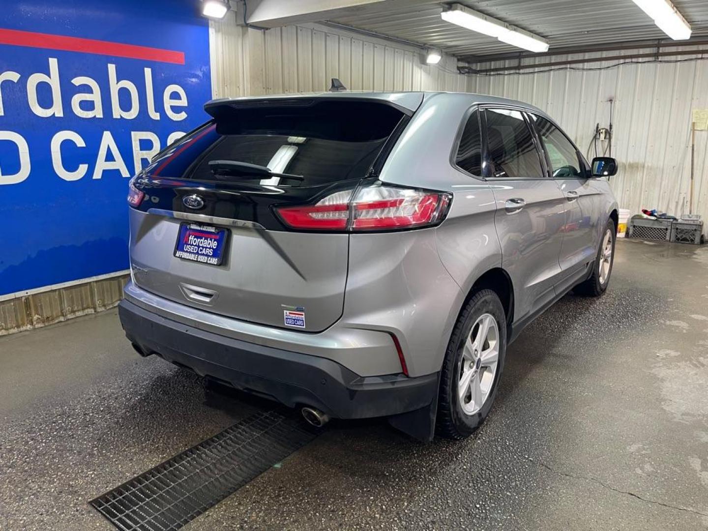 2020 SILVER FORD EDGE SE (2FMPK4G99LB) with an 2.0L engine, Automatic transmission, located at 2525 S. Cushman, Fairbanks, AK, 99701, (907) 452-5707, 64.824036, -147.712311 - Photo#2