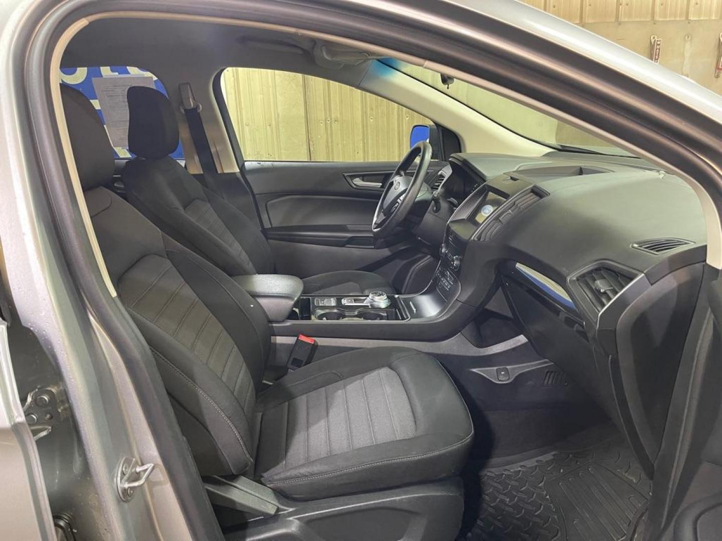 2020 SILVER FORD EDGE SE (2FMPK4G99LB) with an 2.0L engine, Automatic transmission, located at 2525 S. Cushman, Fairbanks, AK, 99701, (907) 452-5707, 64.824036, -147.712311 - Photo#3