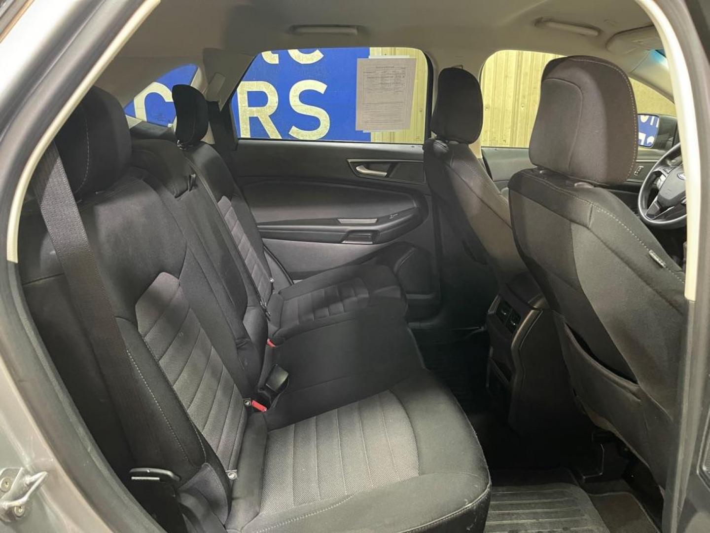 2020 SILVER FORD EDGE SE (2FMPK4G99LB) with an 2.0L engine, Automatic transmission, located at 2525 S. Cushman, Fairbanks, AK, 99701, (907) 452-5707, 64.824036, -147.712311 - Photo#4