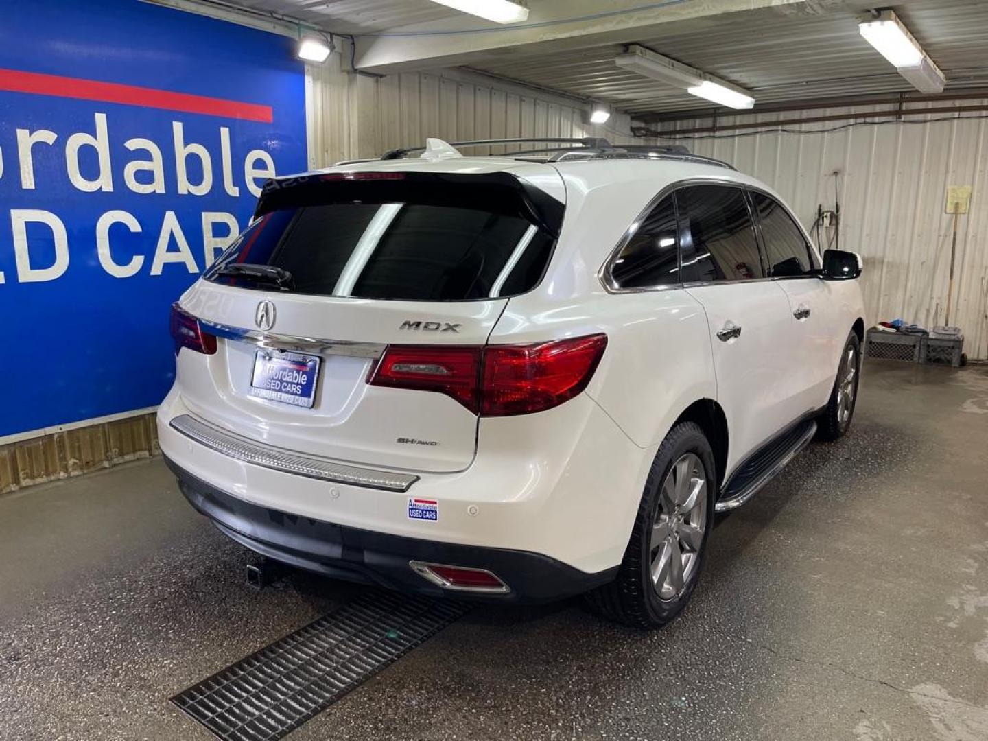 2016 WHITE ACURA MDX ADVANCE (5FRYD4H95GB) with an 3.5L engine, Automatic transmission, located at 2525 S. Cushman, Fairbanks, AK, 99701, (907) 452-5707, 64.824036, -147.712311 - Photo#2