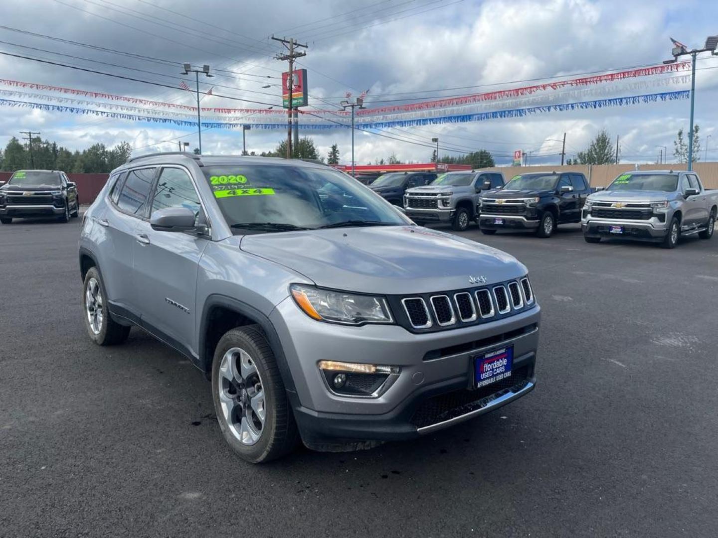 2020 SILVER JEEP COMPASS LIMITED (3C4NJDCB9LT) with an 2.4L engine, Automatic transmission, located at 2525 S. Cushman, Fairbanks, AK, 99701, (907) 452-5707, 64.824036, -147.712311 - Photo#0