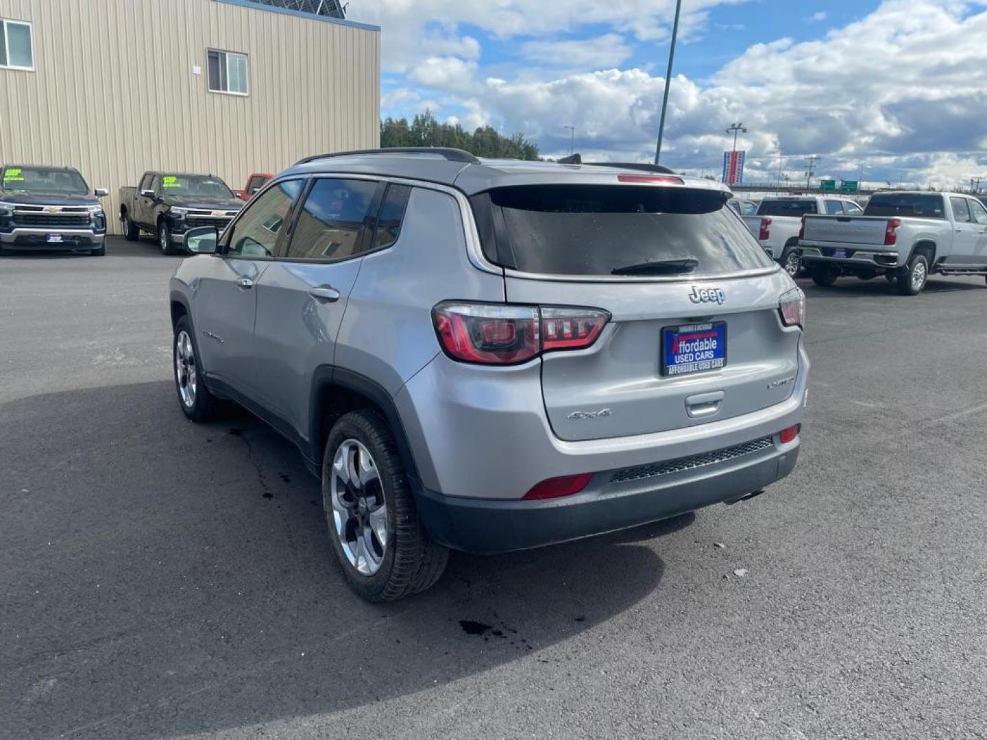 2020 SILVER JEEP COMPASS LIMITED (3C4NJDCB9LT) with an 2.4L engine, Automatic transmission, located at 2525 S. Cushman, Fairbanks, AK, 99701, (907) 452-5707, 64.824036, -147.712311 - Photo#2