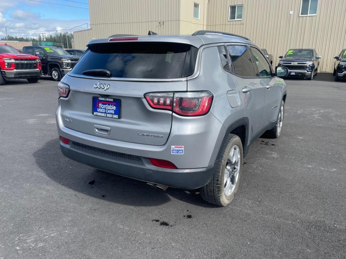 2020 SILVER JEEP COMPASS LIMITED (3C4NJDCB9LT) with an 2.4L engine, Automatic transmission, located at 2525 S. Cushman, Fairbanks, AK, 99701, (907) 452-5707, 64.824036, -147.712311 - Photo#3