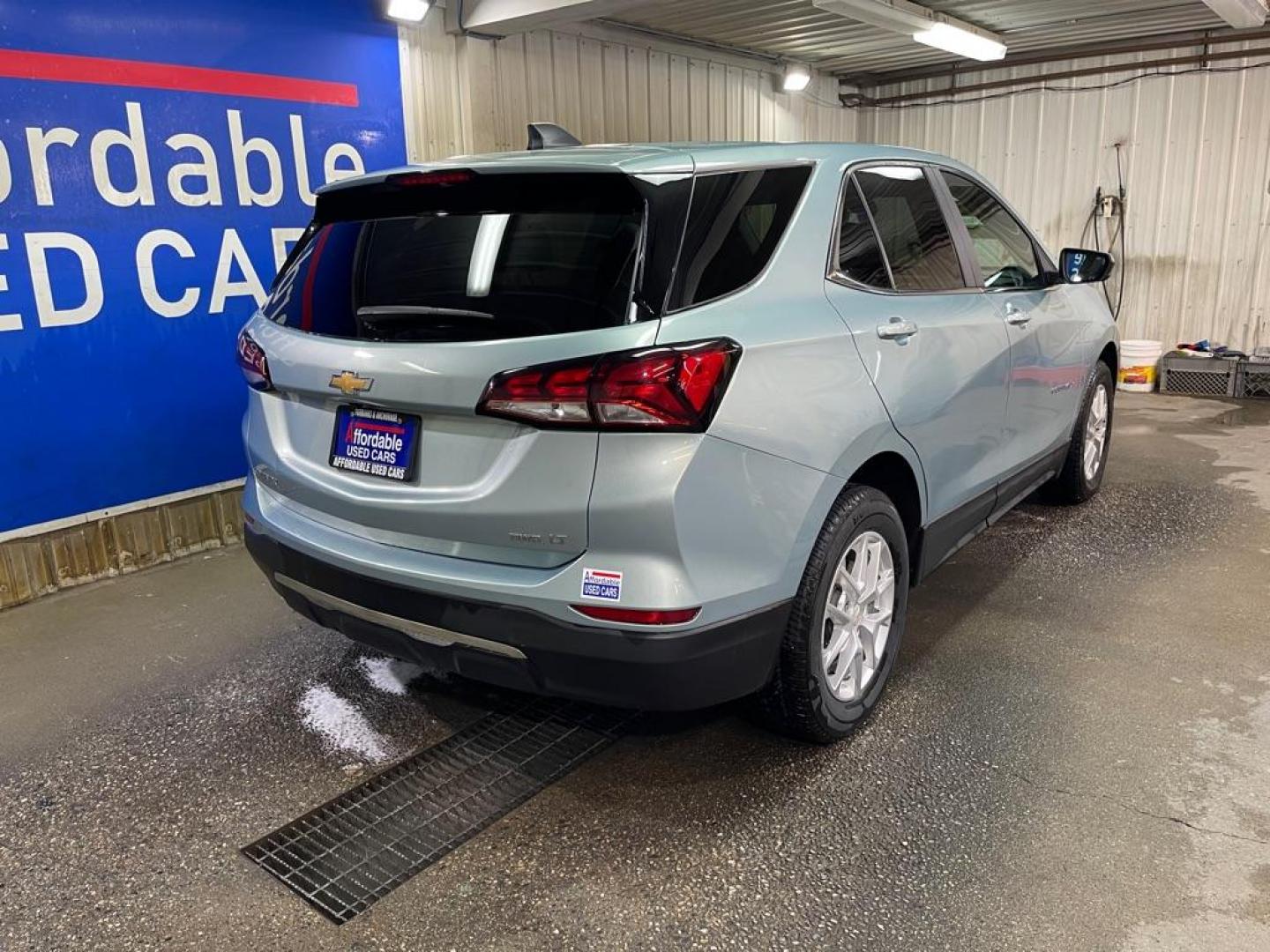 2022 BLUE CHEVROLET EQUINOX LT (2GNAXUEV8N6) with an 1.5L engine, Automatic transmission, located at 2525 S. Cushman, Fairbanks, AK, 99701, (907) 452-5707, 64.824036, -147.712311 - Photo#2