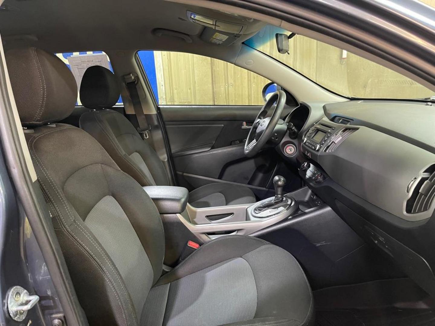 2016 BLUE KIA SPORTAGE LX (KNDPBCAC9G7) with an 2.4L engine, Automatic transmission, located at 2525 S. Cushman, Fairbanks, AK, 99701, (907) 452-5707, 64.824036, -147.712311 - Photo#3