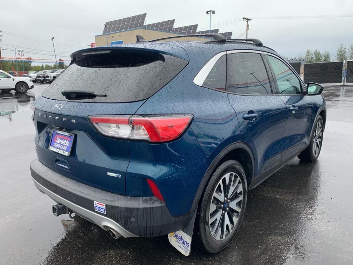 2020 BLUE FORD ESCAPE SEL (1FMCU9H91LU) with an 2.0L engine, Automatic transmission, located at 2525 S. Cushman, Fairbanks, AK, 99701, (907) 452-5707, 64.824036, -147.712311 - Photo#3