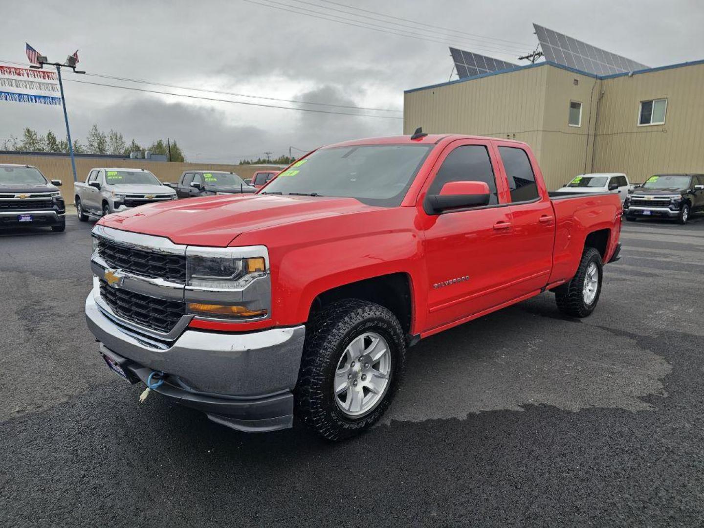 2018 RED CHEVROLET SILVERADO 1500 LT (1GCVKREC7JZ) with an 5.3L engine, Automatic transmission, located at 2525 S. Cushman, Fairbanks, AK, 99701, (907) 452-5707, 64.824036, -147.712311 - Photo#2