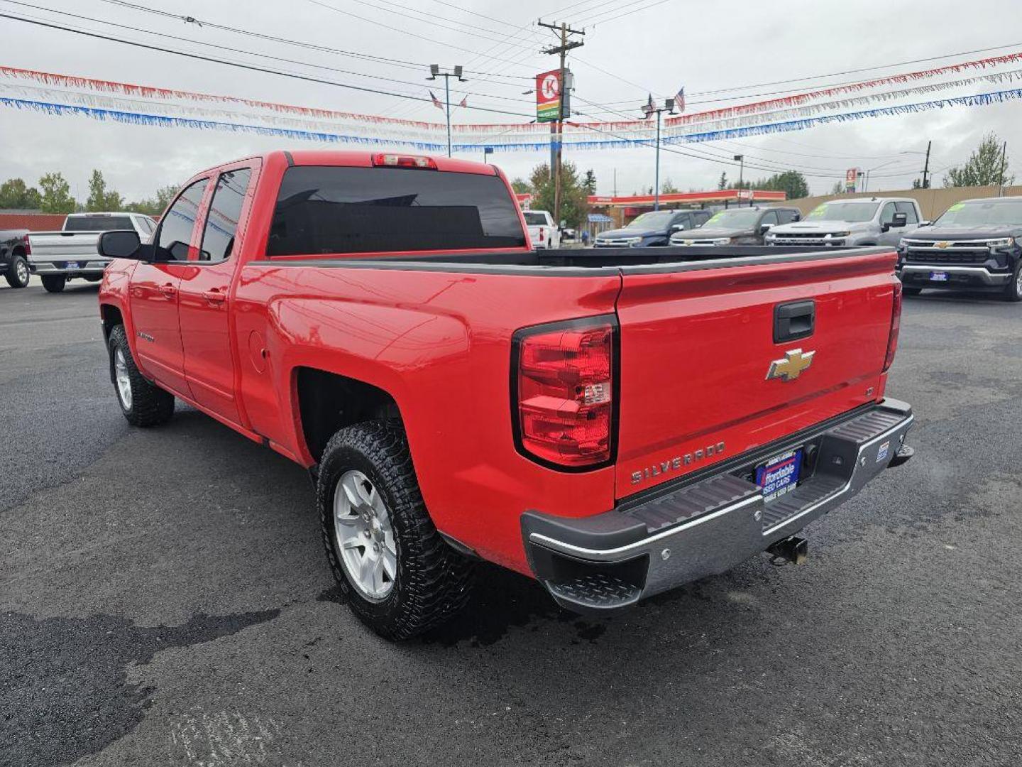 2018 RED CHEVROLET SILVERADO 1500 LT (1GCVKREC7JZ) with an 5.3L engine, Automatic transmission, located at 2525 S. Cushman, Fairbanks, AK, 99701, (907) 452-5707, 64.824036, -147.712311 - Photo#3