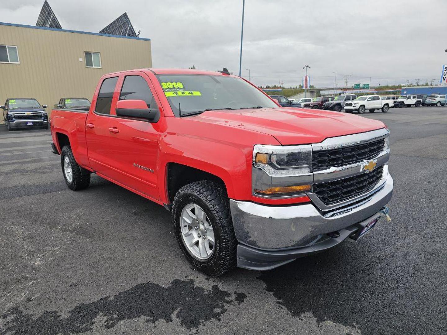 2018 RED CHEVROLET SILVERADO 1500 LT (1GCVKREC7JZ) with an 5.3L engine, Automatic transmission, located at 2525 S. Cushman, Fairbanks, AK, 99701, (907) 452-5707, 64.824036, -147.712311 - Photo#5