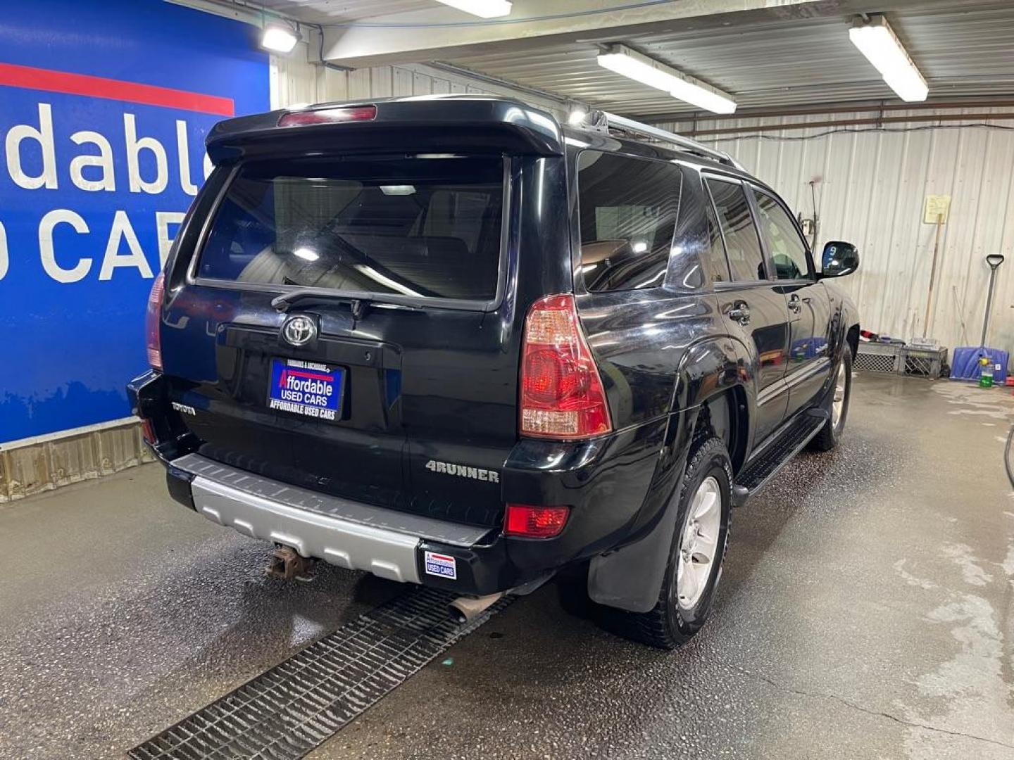 2005 BLACK TOYOTA 4RUNNER SR5 (JTEBU14R150) with an 4.0L engine, Automatic transmission, located at 2525 S. Cushman, Fairbanks, AK, 99701, (907) 452-5707, 64.824036, -147.712311 - Photo#2