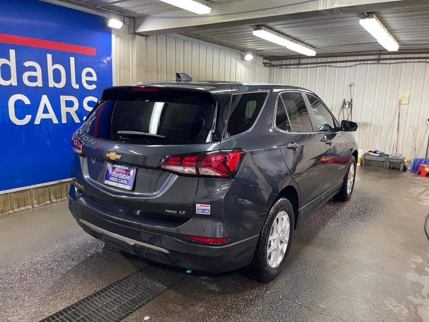 2022 GRAY CHEVROLET EQUINOX LT (2GNAXUEV8N6) with an 1.5L engine, Automatic transmission, located at 2525 S. Cushman, Fairbanks, AK, 99701, (907) 452-5707, 64.824036, -147.712311 - Photo#2