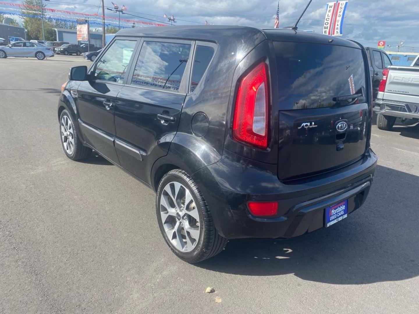 2012 BLACK KIA SOUL ! (KNDJT2A66C7) with an 2.0L engine, Automatic transmission, located at 2525 S. Cushman, Fairbanks, AK, 99701, (907) 452-5707, 64.824036, -147.712311 - Photo#3