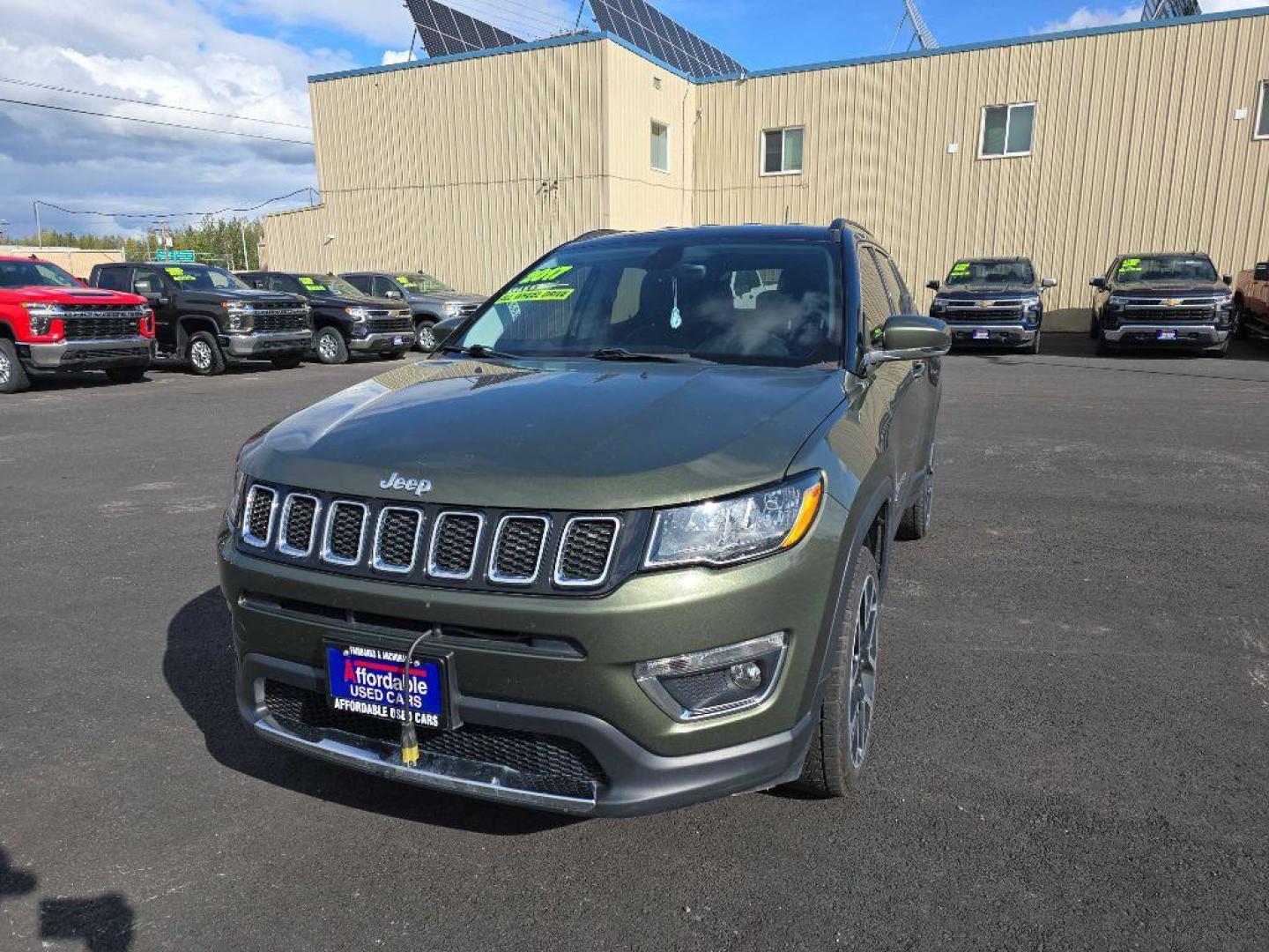 2017 GREEN JEEP COMPASS LIMITED (3C4NJDCB3HT) with an 2.4L engine, Automatic transmission, located at 2525 S. Cushman, Fairbanks, AK, 99701, (907) 452-5707, 64.824036, -147.712311 - Photo#2