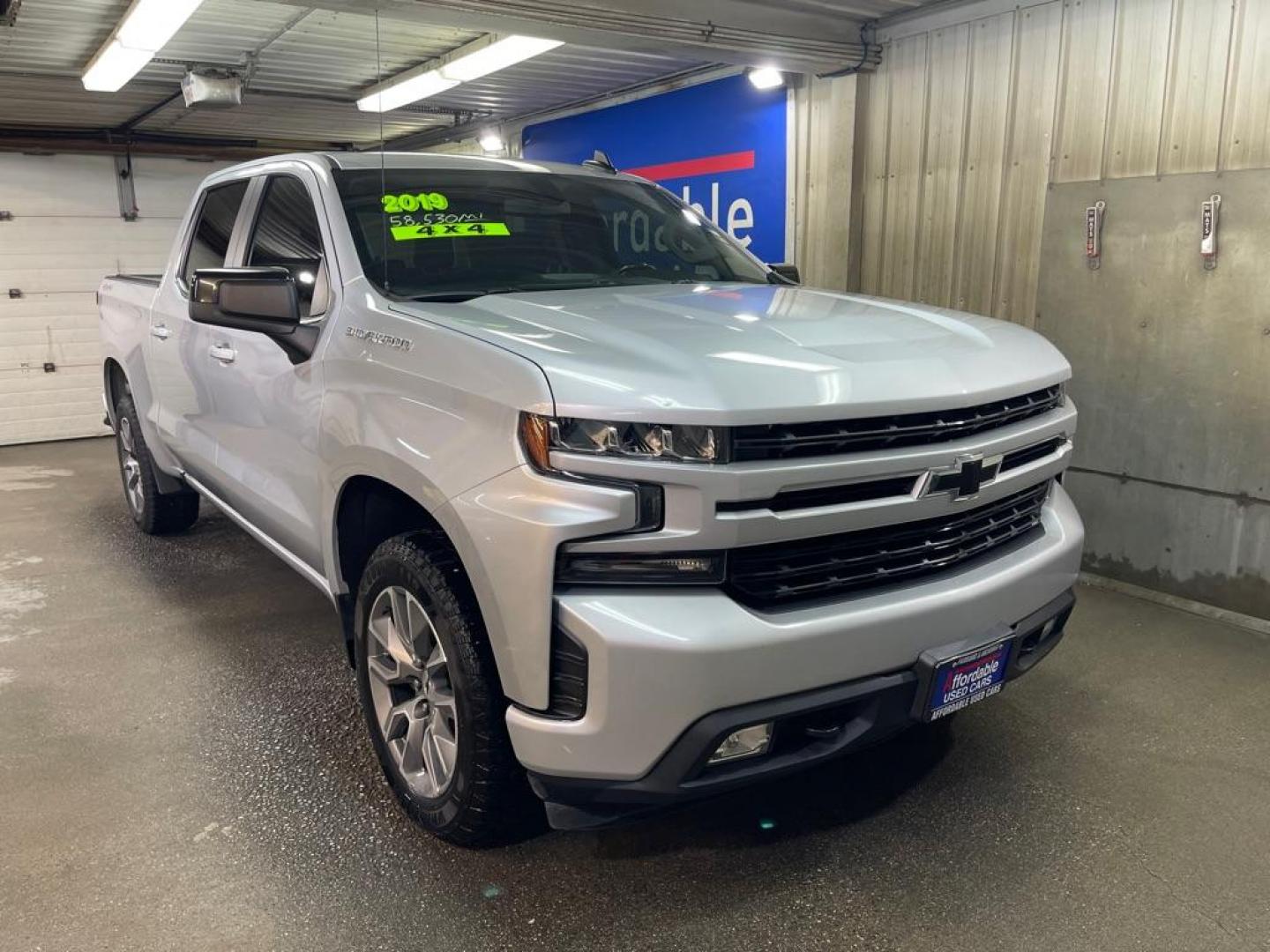 2019 SILVER CHEVROLET SILVERADO 1500 RST (1GCUYEED9KZ) with an 5.3L engine, Automatic transmission, located at 2525 S. Cushman, Fairbanks, AK, 99701, (907) 452-5707, 64.824036, -147.712311 - Photo#0