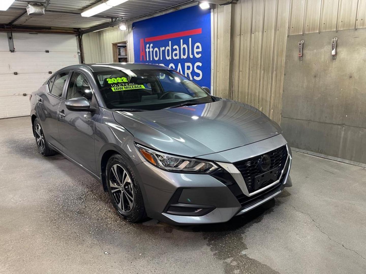 2022 GRAY NISSAN SENTRA SV (3N1AB8CV2NY) with an 2.0L engine, Continuously Variable transmission, located at 2525 S. Cushman, Fairbanks, AK, 99701, (907) 452-5707, 64.824036, -147.712311 - Photo#0