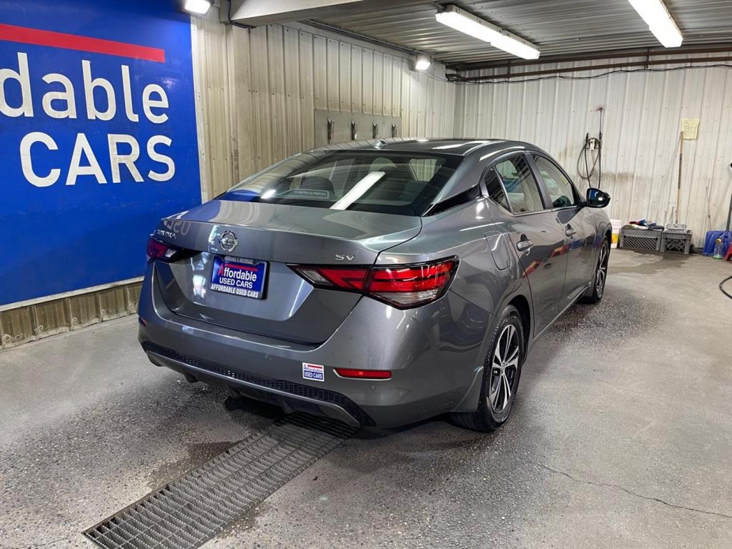 2022 GRAY NISSAN SENTRA SV (3N1AB8CV2NY) with an 2.0L engine, Continuously Variable transmission, located at 2525 S. Cushman, Fairbanks, AK, 99701, (907) 452-5707, 64.824036, -147.712311 - Photo#2