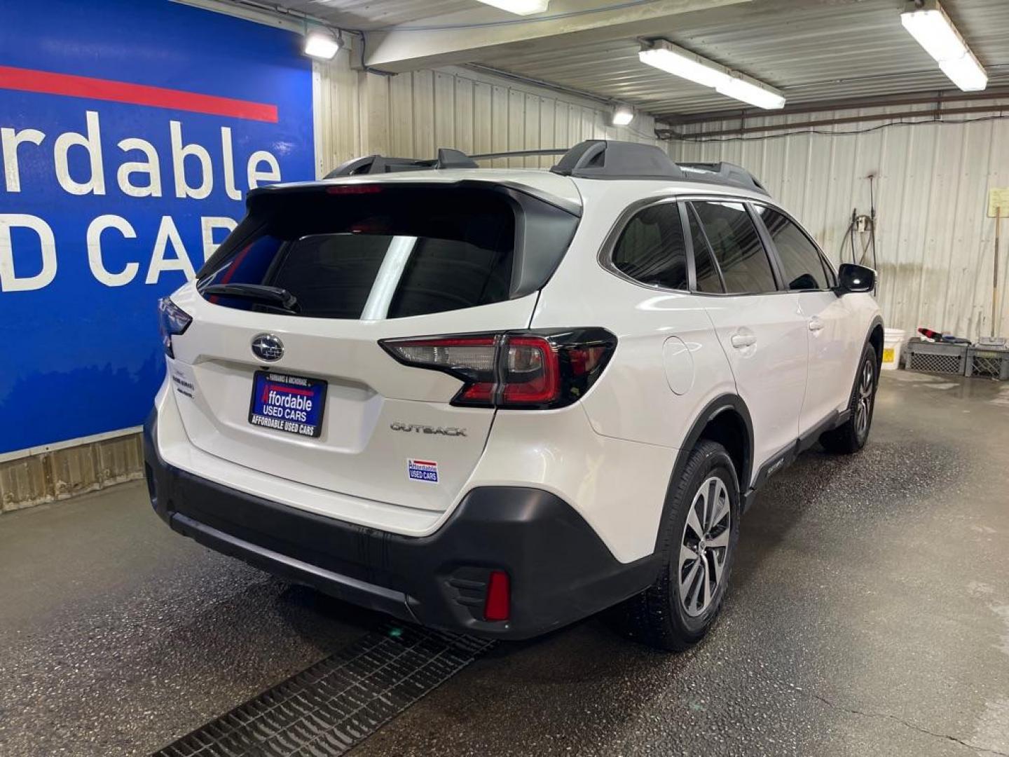 2022 WHITE SUBARU OUTBACK PREMIUM (4S4BTACC8N3) with an 2.5L engine, Automatic transmission, located at 2525 S. Cushman, Fairbanks, AK, 99701, (907) 452-5707, 64.824036, -147.712311 - Photo#2