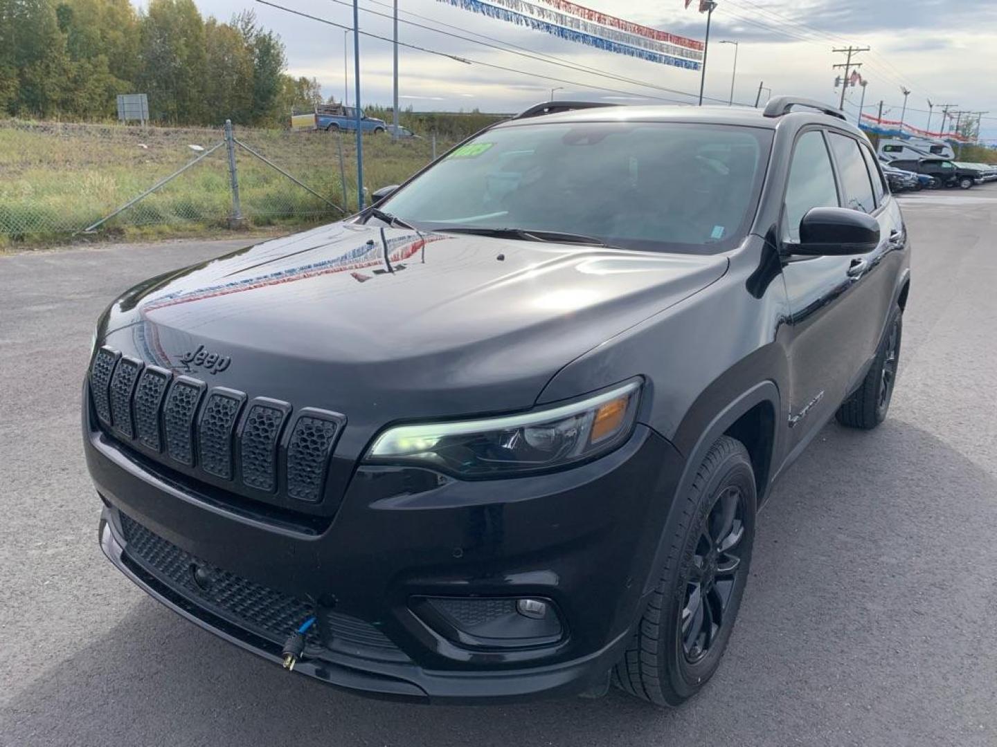 2023 BLACK JEEP CHEROKEE ALTITUDE LUX (1C4PJMMB6PD) with an 2.4L engine, Automatic transmission, located at 2525 S. Cushman, Fairbanks, AK, 99701, (907) 452-5707, 64.824036, -147.712311 - Photo#1