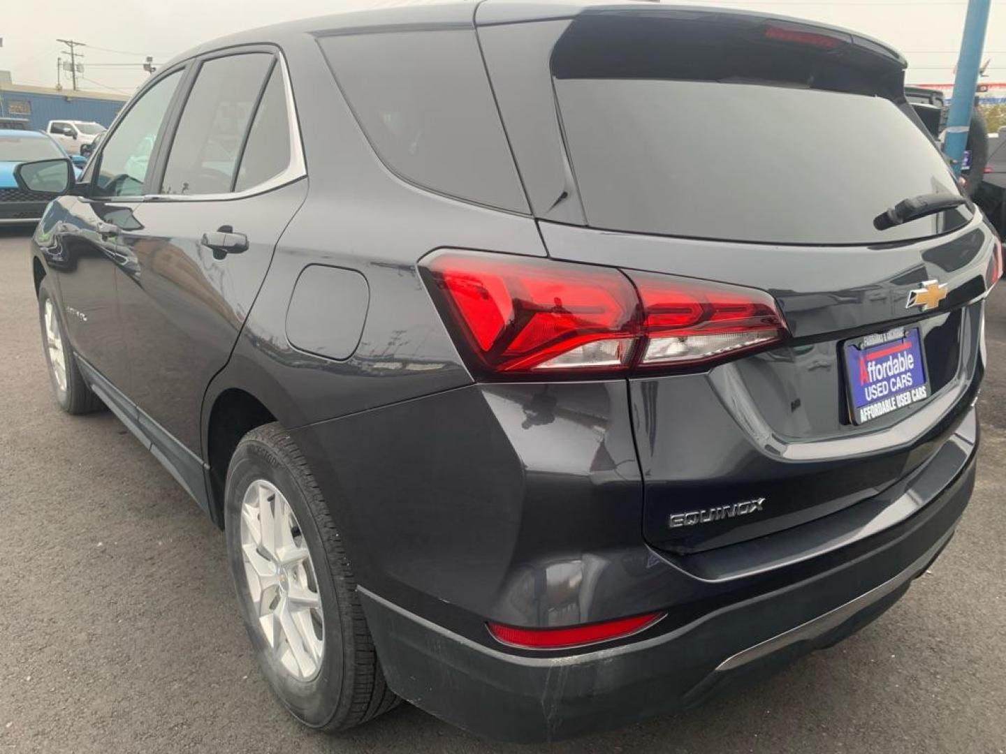 2022 GRAY CHEVROLET EQUINOX LT (2GNAXUEV8N6) with an 1.5L engine, Automatic transmission, located at 2525 S. Cushman, Fairbanks, AK, 99701, (907) 452-5707, 64.824036, -147.712311 - Photo#2