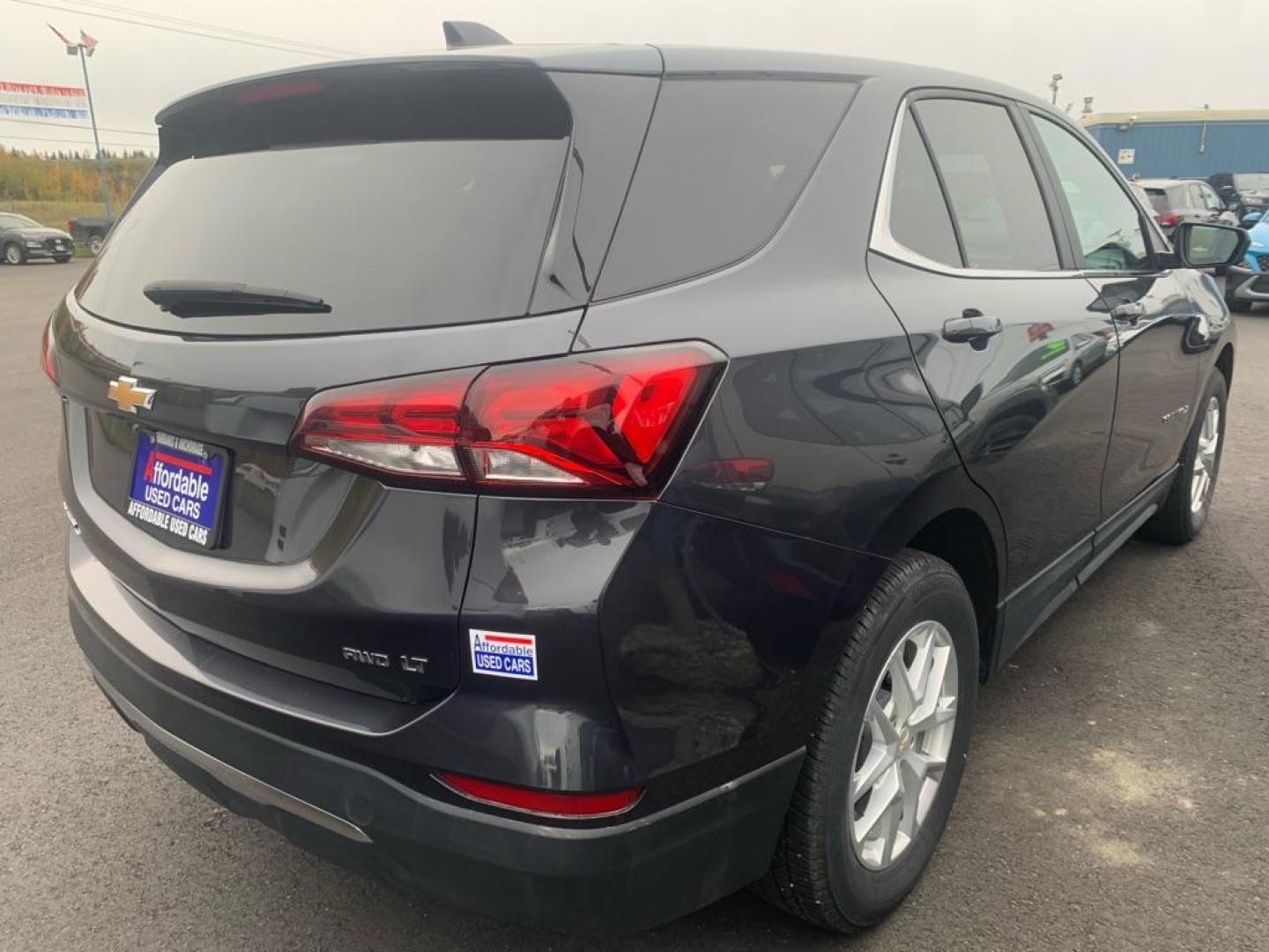 2022 GRAY CHEVROLET EQUINOX LT (2GNAXUEV8N6) with an 1.5L engine, Automatic transmission, located at 2525 S. Cushman, Fairbanks, AK, 99701, (907) 452-5707, 64.824036, -147.712311 - Photo#3