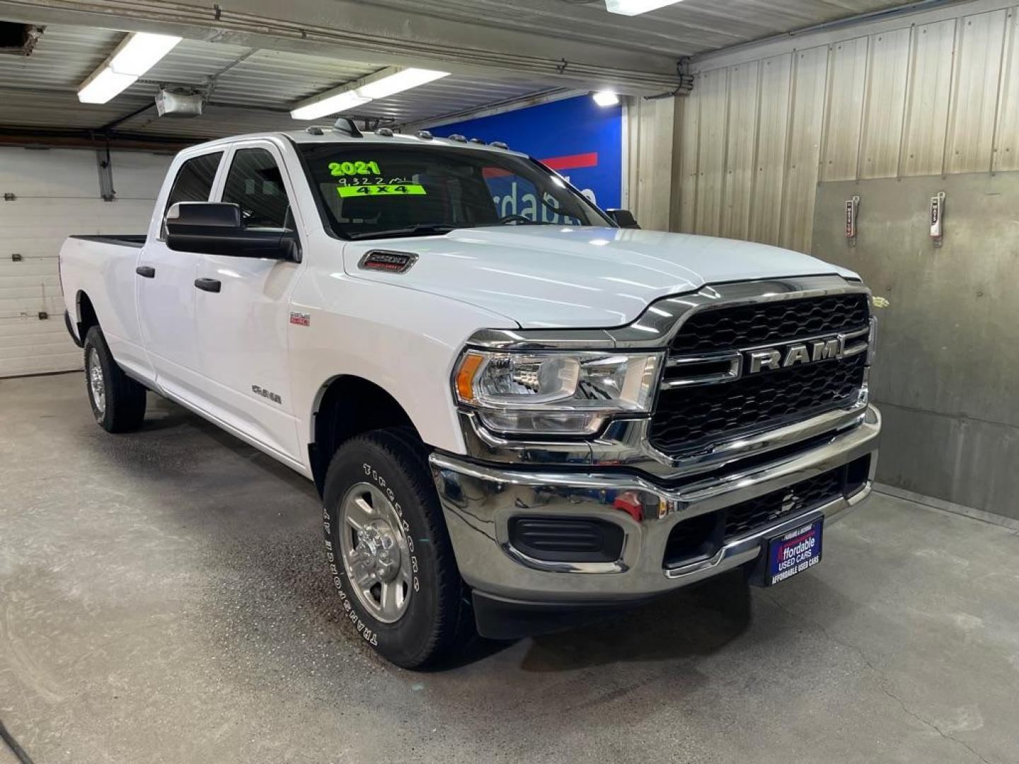 2021 WHITE RAM 2500 TRADESMAN (3C6UR5HJ7MG) with an 6.4L engine, Automatic transmission, located at 2525 S. Cushman, Fairbanks, AK, 99701, (907) 452-5707, 64.824036, -147.712311 - Photo#0