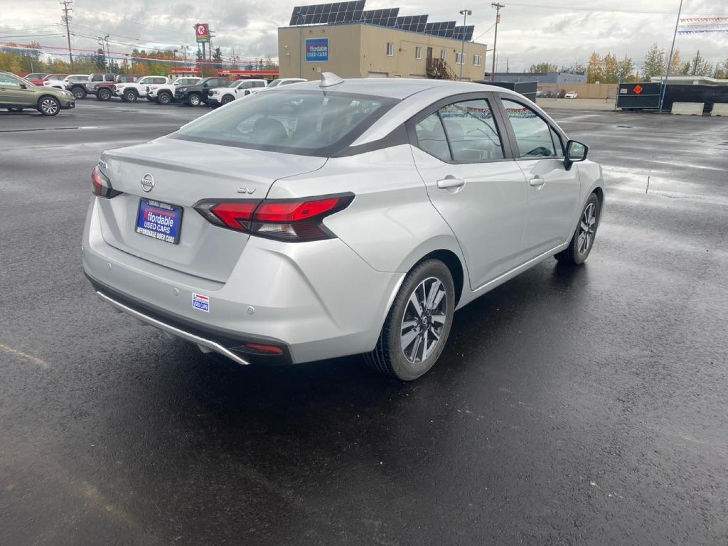 2020 SILVER NISSAN VERSA SV (3N1CN8EVXLL) with an 1.6L engine, Continuously Variable transmission, located at 2525 S. Cushman, Fairbanks, AK, 99701, (907) 452-5707, 64.824036, -147.712311 - Photo#2