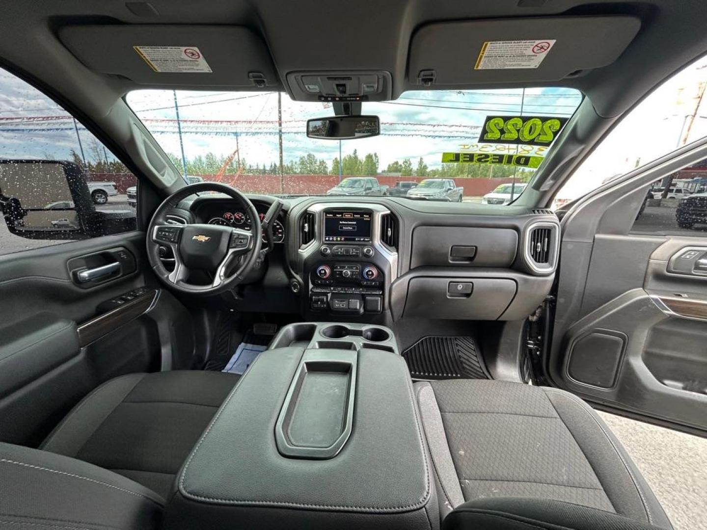2022 BLACK CHEVROLET SILVERADO 2500 HEAVY DUTY LT (2GC4YNEY9N1) with an 6.6L engine, Automatic transmission, located at 2525 S. Cushman, Fairbanks, AK, 99701, (907) 452-5707, 64.824036, -147.712311 - Photo#6