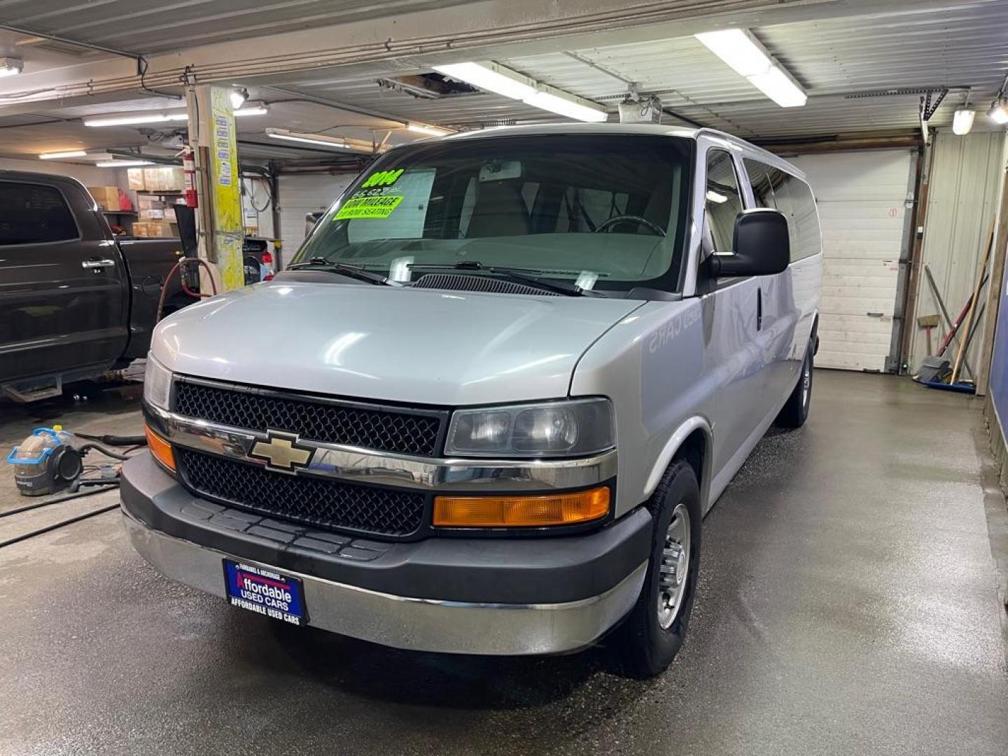 2014 SILVER CHEVROLET EXPRESS G3500 LT (1GAZG1FG4E1) with an 6.0L engine, Automatic transmission, located at 2525 S. Cushman, Fairbanks, AK, 99701, (907) 452-5707, 64.824036, -147.712311 - Photo#1