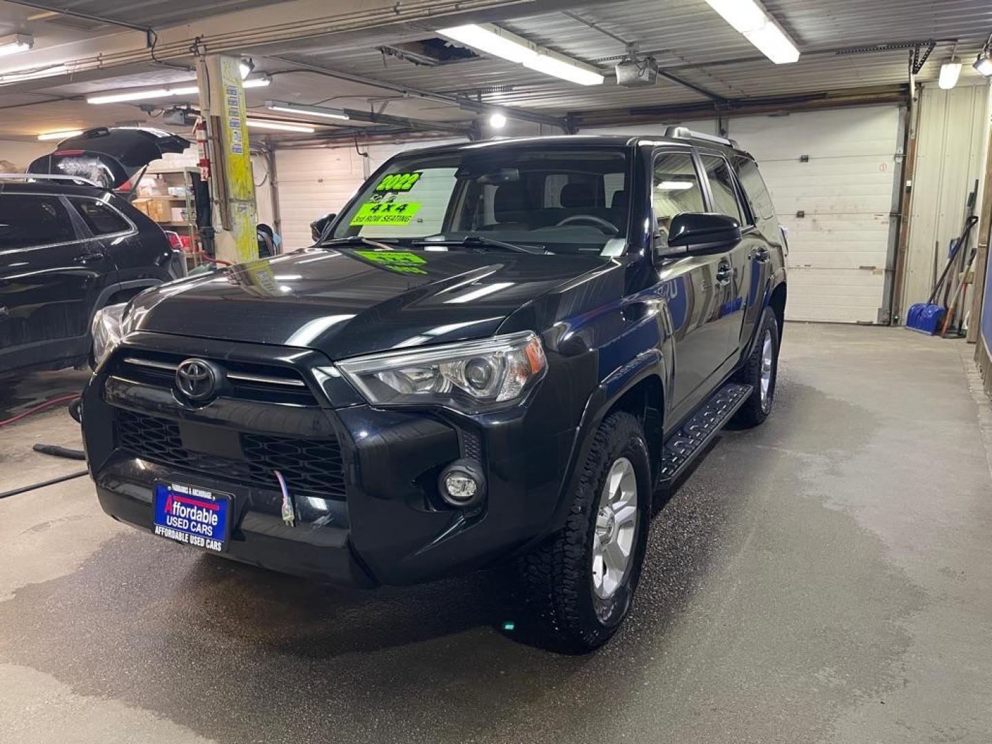 2022 BLACK TOYOTA 4RUNNER SR5/SR5 PREMIUM (JTEMU5JR2N6) with an 4.0L engine, Automatic transmission, located at 2525 S. Cushman, Fairbanks, AK, 99701, (907) 452-5707, 64.824036, -147.712311 - Photo#1