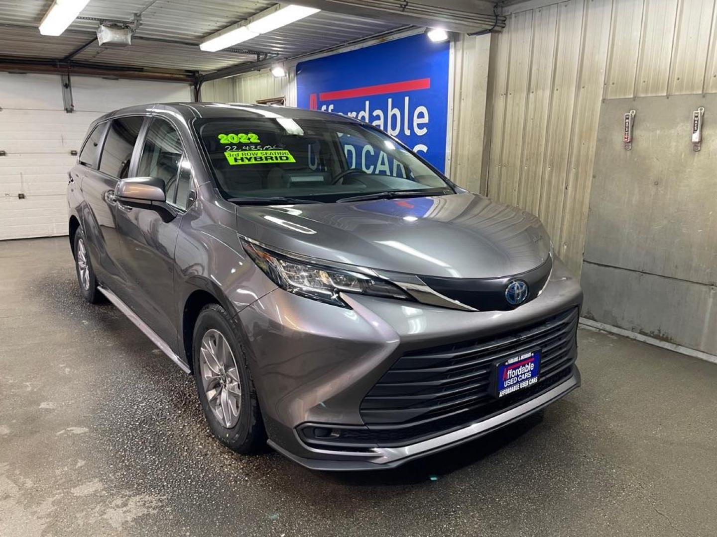 2022 GRAY TOYOTA SIENNA HYBRD LE LE (5TDKRKECXNS) with an 2.5L engine, Continuously Variable transmission, located at 2525 S. Cushman, Fairbanks, AK, 99701, (907) 452-5707, 64.824036, -147.712311 - Photo#0