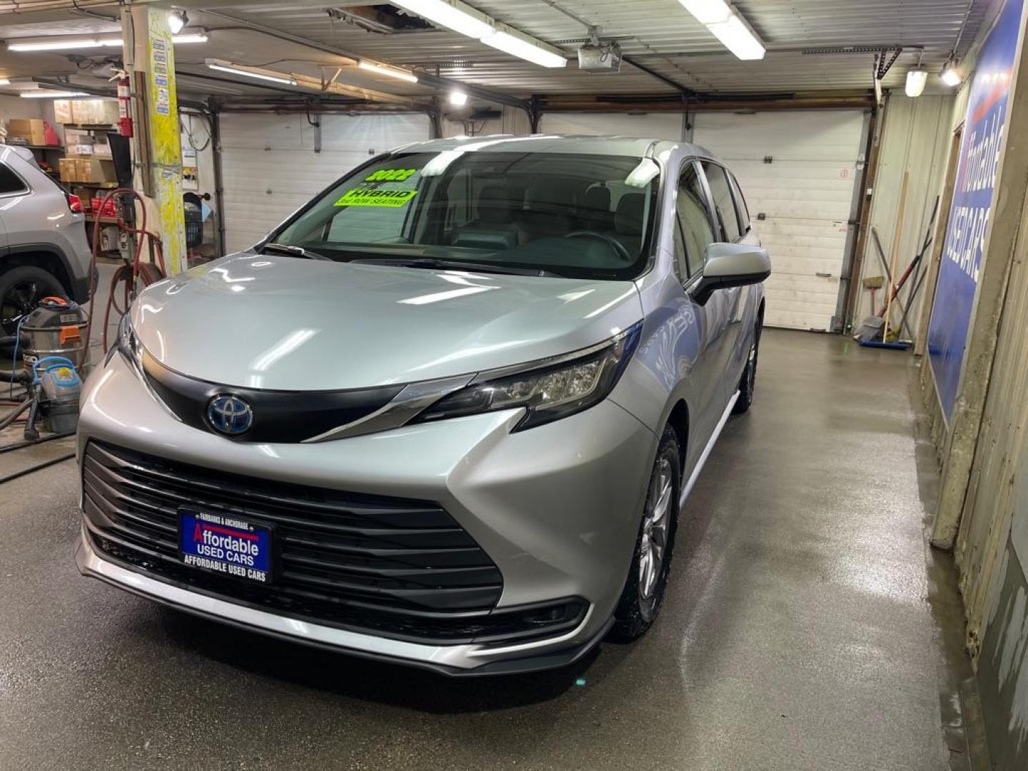 2022 SILVER TOYOTA SIENNA HYBRD LE LE (5TDKRKEC9NS) with an 2.5L engine, Continuously Variable transmission, located at 2525 S. Cushman, Fairbanks, AK, 99701, (907) 452-5707, 64.824036, -147.712311 - Photo#1